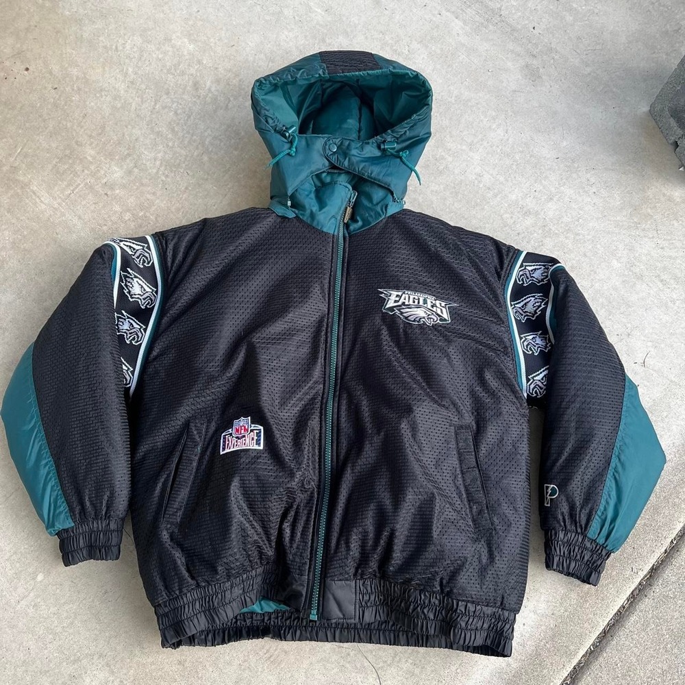 1990s Pro Player Philadelphia Eagles Reversible NFL Bomber Jacket size XXL